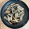 とろ旨♡【親子丼】すき焼きのたれで味付けに失敗しない◎の工程2