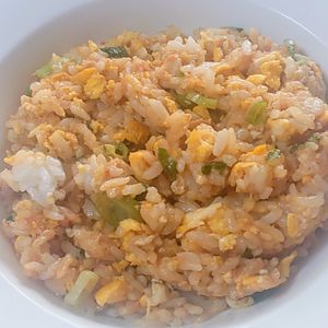 オレンジの作ってみた!投稿(新しい器で食べる「簡単鮭フレーク焼き飯」)