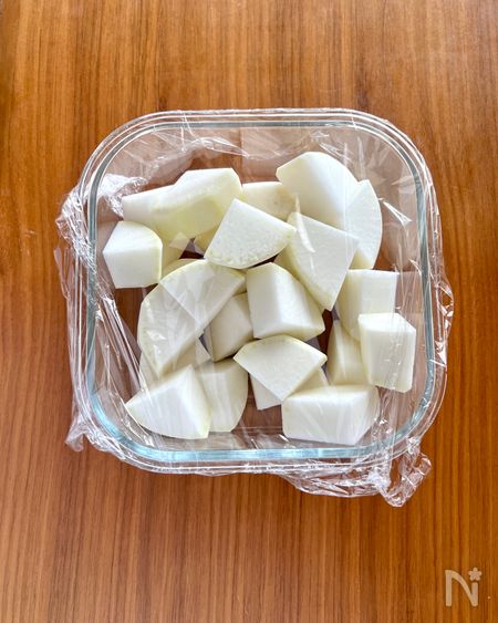 豚バラ大根の味噌煮込み工程1