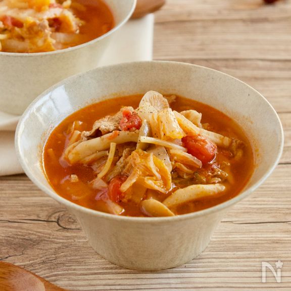 具だくさん!白菜と豚こま肉のトマトスープ