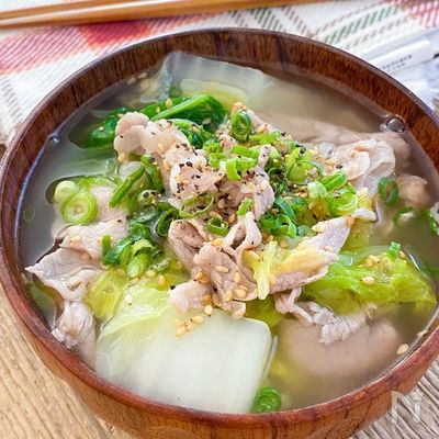 ボリューム満点❤豚肉と白菜のうま塩スープ🐷🍲