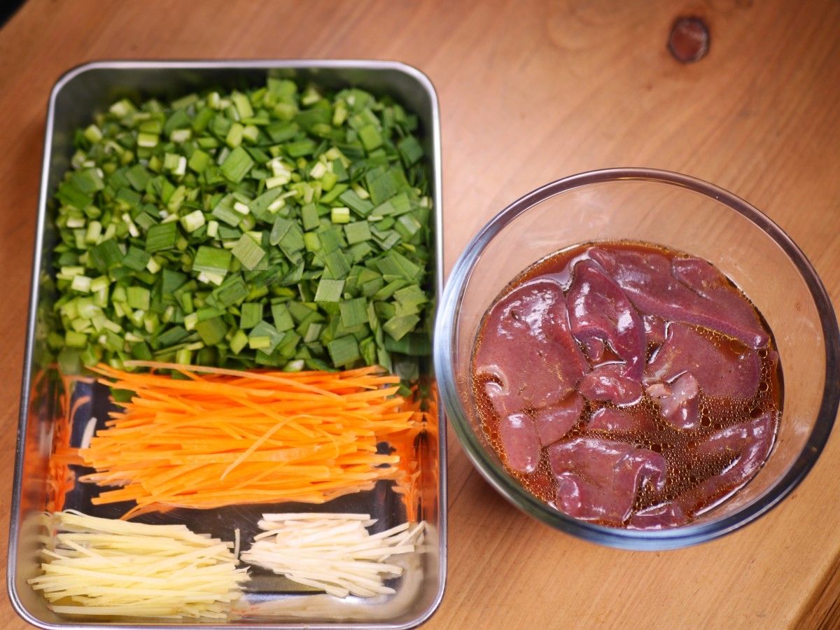 新感覚のレバニラ♪夏に食べたい和風レバニラ南蛮漬けをどうぞ