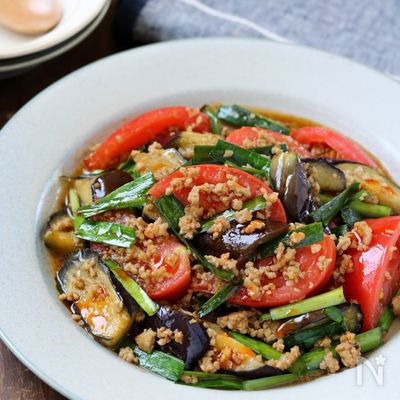 『茄子とトマトの肉味噌炒め』ごはん・素麺にのっけても◎