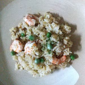 チョロリスの作ってみた!投稿(ひと手間加えて炊飯スタート♪『簡単おいしい☆えびピラフ』)