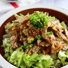 豚肉とゴボウのごま味噌にんにく炒め