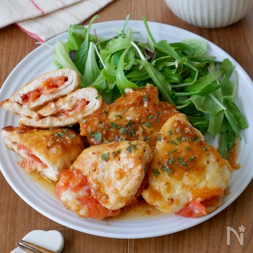叩いて伸ばしてボリューム満点!ささみのトマトチーズはさみ焼き