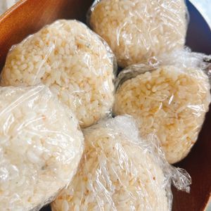 煌蓮mamの作ってみた!投稿(3分で究極のにぎり飯！子どもも大好き♪『しらすおにぎり』)