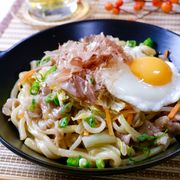 重ねてチン♪簡単おいしい『焼きうどん』フライパンでもOK!