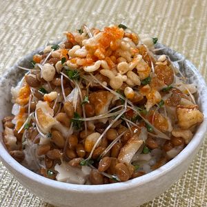 楽ラク手抜キッチン🐶🐾の作ってみた!投稿(火を使わない♪簡単！ちくわ納豆ごはん)