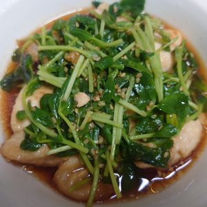 オレンジの作ってみた!投稿(【コスパ最強!食欲そそる】鶏むね肉と豆苗の中華だれ)