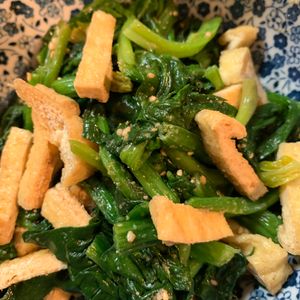1503198の作ってみた!投稿(栄養満点！小松菜とにんじんと油揚げの胡麻和え)