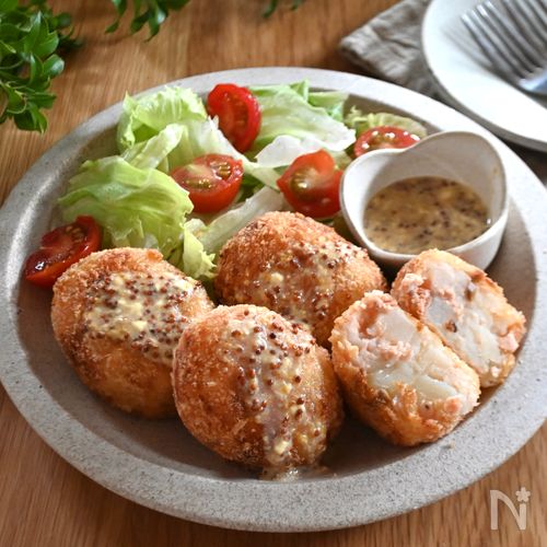 マスタードソースで食べる【秋鮭とゆめいころのコロッケ】