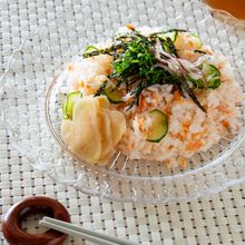 【圧力鍋】お手軽・甘塩鮭のちらし寿司☆全部入れて炊くだけ!