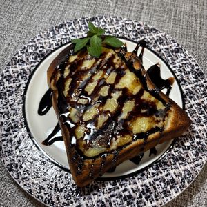 楽ラク手抜キッチン🐶🐾の作ってみた!投稿(作業時間3分！朝が楽しみになる「チョコバナナトースト」)