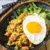 ソースが味の決め手！カレーチャーハンの工程5
