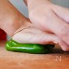 ［凍ったまま焼くｘ冷凍ストック］肉巻きピーマンの工程1