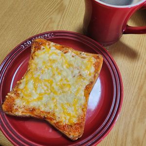ナムディの作ってみた!投稿(【本気のピザトースト】オレガノで本格ピザの味)