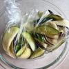 お箸止まらん!【なすとささみの梅昆布サラダ】の工程3