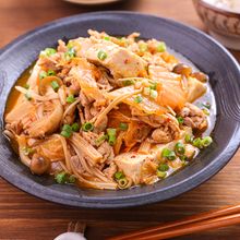 【豆腐ときのこの豚キムチ煮】煮てもおいしい豚キムチ!