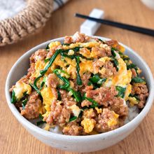 【にらそぼろのとろたま丼】フライパンひとつでパパっと！
