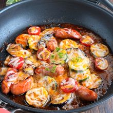 【ワンパン】夏野菜とウインナーのはちみつケチャップチーズ焼き