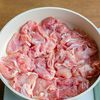 フライパンごと食卓へ♪鶏肉とたっぷり玉ねぎのオニオンチーズ煮の工程2