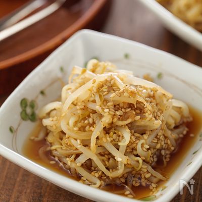 【地味なんだけど旨いんです】ごまたっぷりもやしの生姜醤油和え