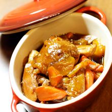 鶏もも肉のフォンドボー煮込み　マデラ風味