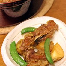 スペアリブと新じゃがいもの煮込み