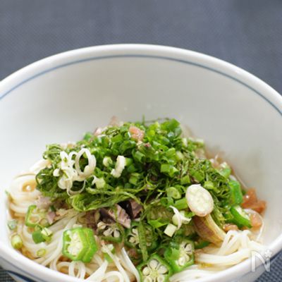 夏の香味野菜のっけ盛り！梅風味そうめん