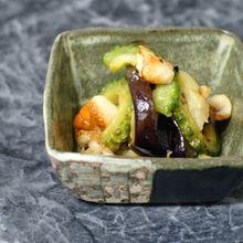 鶏皮と夏野菜の柚子こしょう炒め
