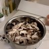 【旨みたっぷり】きのこのポタージュの工程1