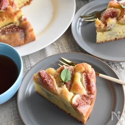 混ぜて焼くだけ！ホットケーキミックスで♪イチジクのケーキ