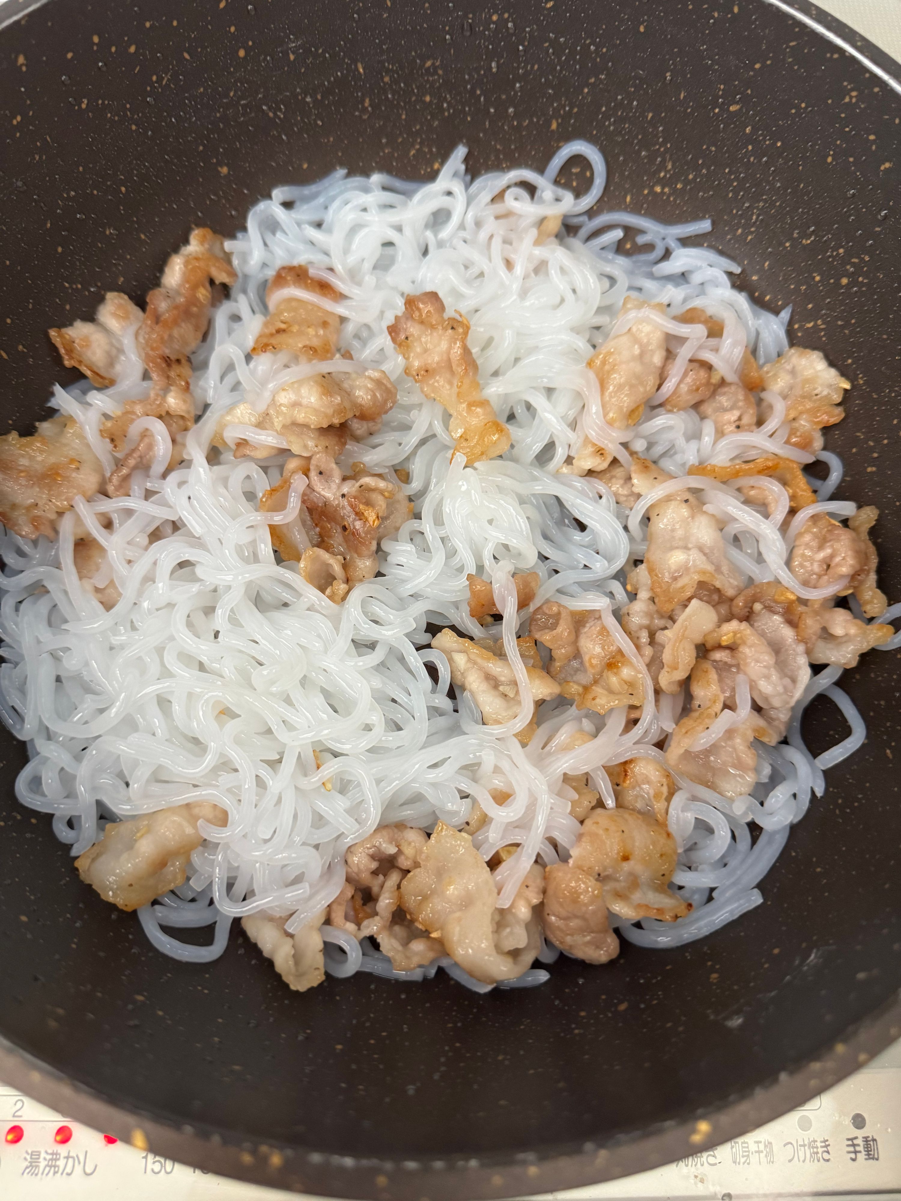 しらたきが絶品《ニラ豚♡甘辛オイスター炒め》 | レシピサイトNadia