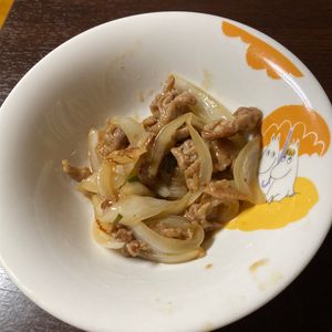 ころたんの作ってみた!投稿(【新玉ねぎと豚肉のさっぱりオイポン炒め】10分おかず♡)