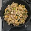 【豚バラと小松菜のカレー炒飯】10分で完成！やみつきになる！の工程5