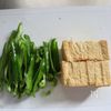 旨味たっぷり【厚揚げとピーマンのおかかバター炒め】お弁当にもの工程1