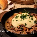 牛肉のトマト煮込みモッツァレラ乗せ