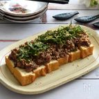 火を使わずに！梅シソ風味が食欲をそそる肉味噌厚揚げ