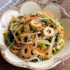 チンして和えるだけ！地味にうまい「小松菜ともやしのごま和え」