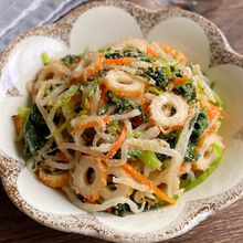チンして和えるだけ！地味にうまい「小松菜ともやしのごま和え」