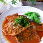 ＼いつもとちょっと違う味付け／サバのピリ辛ねり胡麻煮