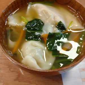 なべ円の作ってみた!投稿(【野菜たっぷり餃子スープ】冷凍餃子活用で助かる♪具沢山汁もの)