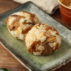 【豚バラごぼうの混ぜ込みおにぎり】天かす入りでやみつき危険♪