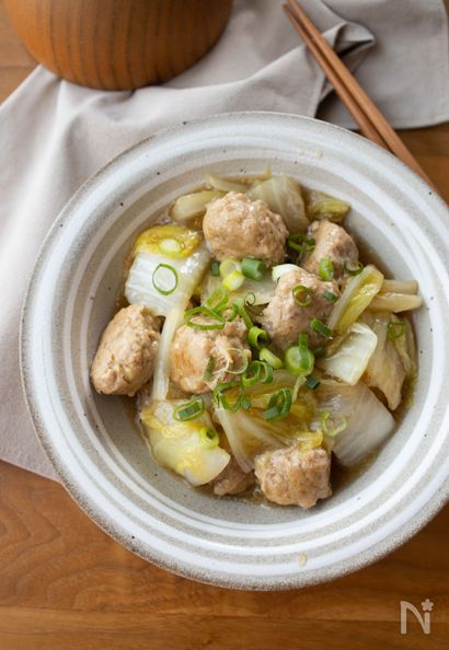 白菜と肉団子のとろとろ中華風煮込み。