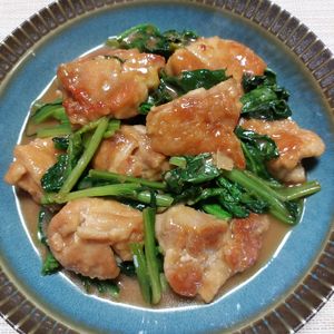 よっこの作ってみた!投稿(【鶏肉とほうれん草のわさバタソテー】ご飯もお酒も止まらない！)