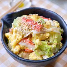レンジで簡単副菜♡『キャベツと卵とかにかまの胡麻マヨ和え』