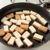 パパっと！厚揚げニラ玉の工程1