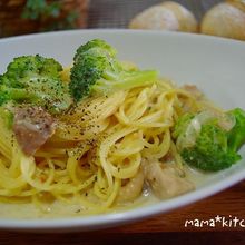 チキンとブロッコリーで味噌ミルクのスープパスタ