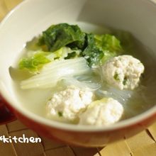 白菜5日目　白菜とやわらか鶏だんごの春雨スープ